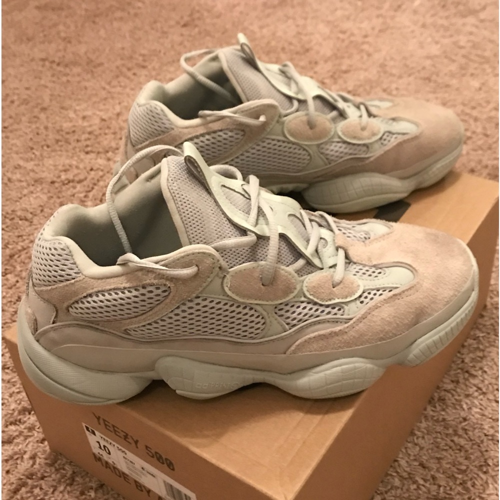 Yeezy “Salt” 500 comes with original box